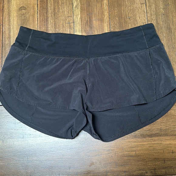 Lululemon Speed Up Shorts - Picture 4 of 7